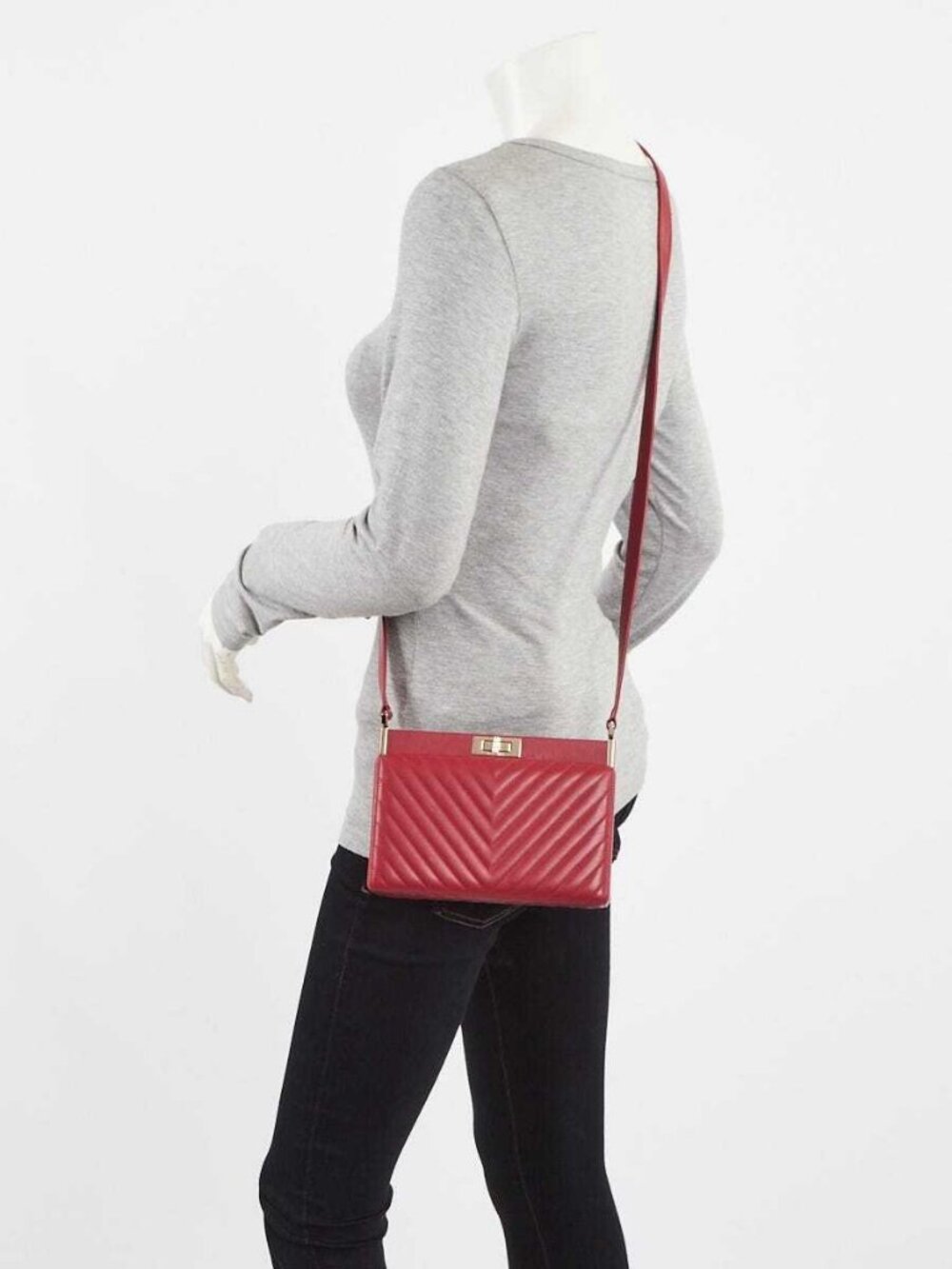 Chanel Red Chevron Quilted Lambskin Leather Clutch Bag