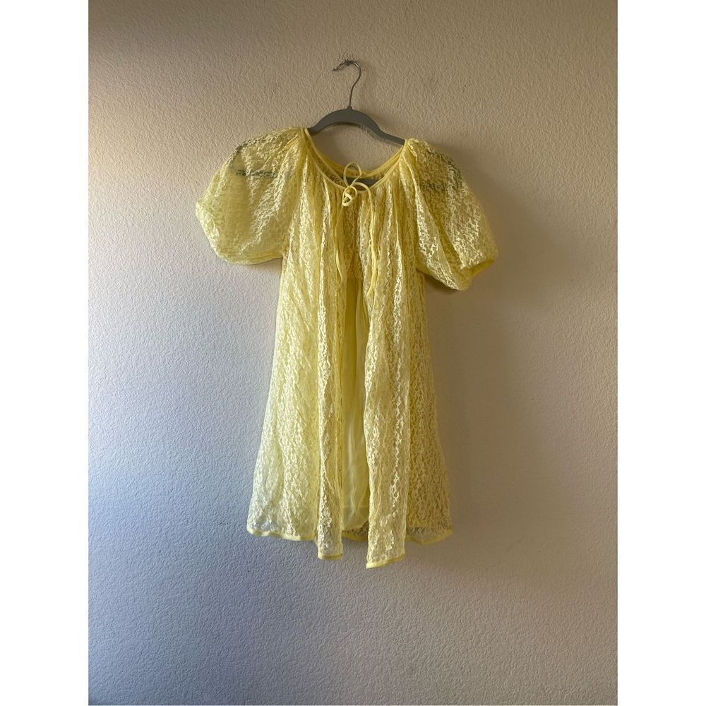 Vintage women’s yellow lace lingerie set size‎ xs