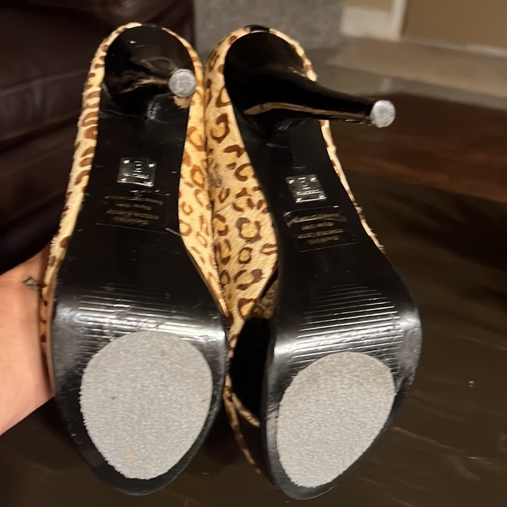 Baker’s Victoria Calf Hair Leopard Print Platform Pumps Size 8 - Picture 6 of 9