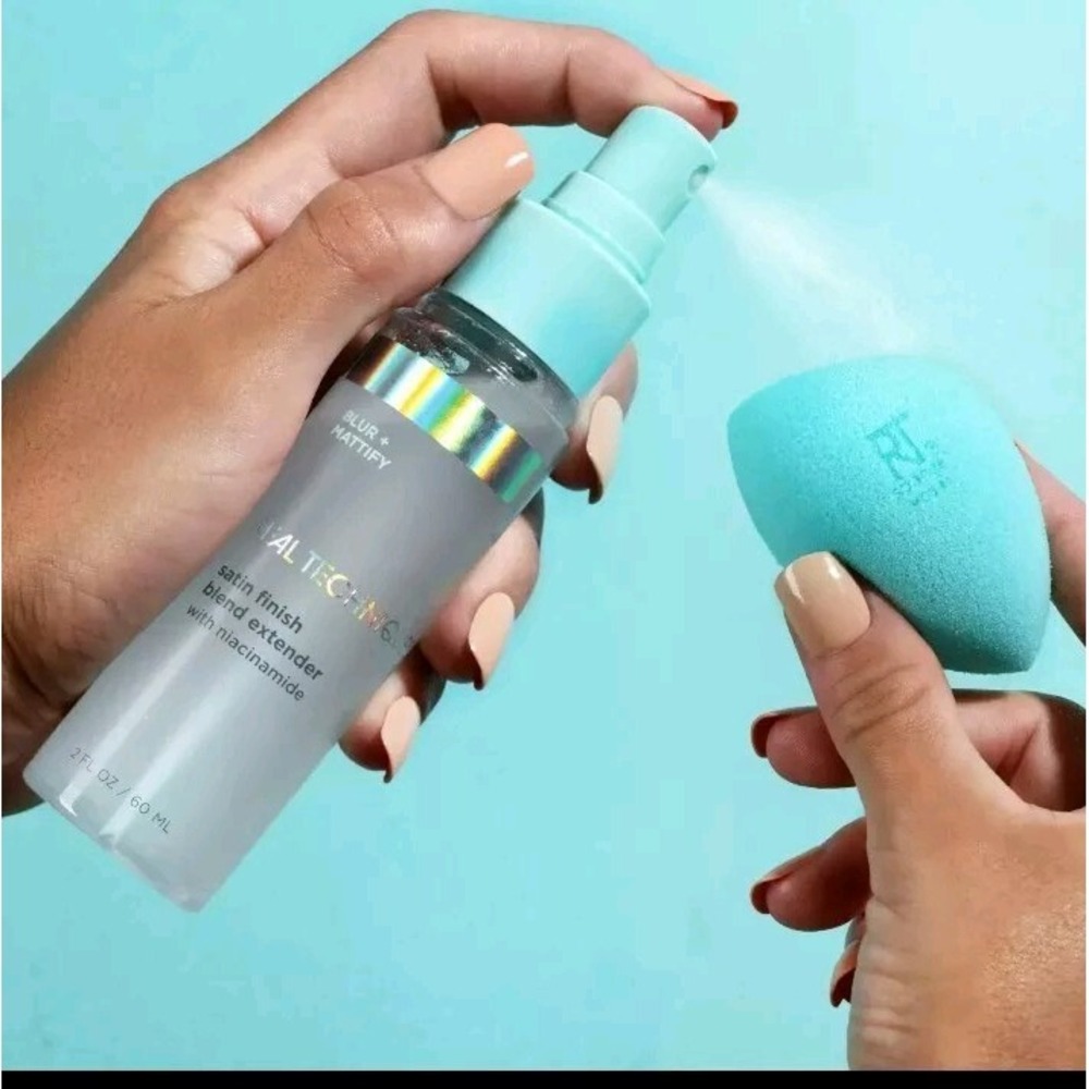 Real Techniques Setting Spray Satin Finish Extender for Face MakeUp 2oz Blur+Mat - Picture 3 of 6