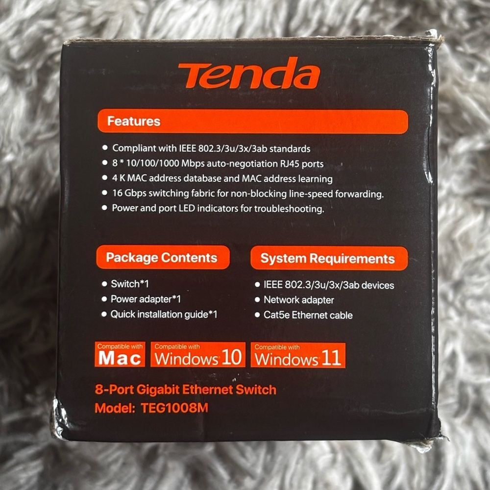 Tenda Black 8-Port Ethernet Switch - Picture 3 of 5