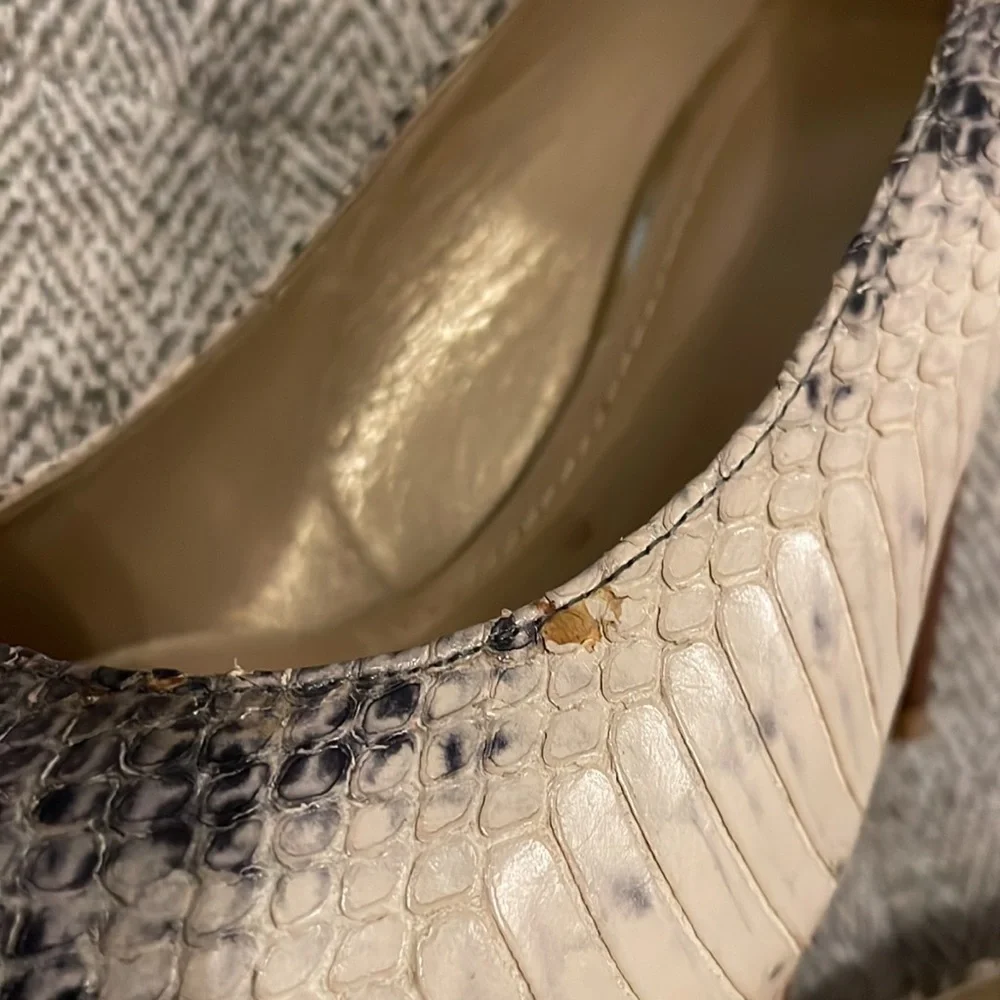 Stuart Weitzman heels size 6.5 M - Picture 8 of 8