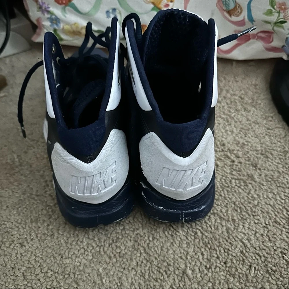 Nike Hyperdunks - Picture 6 of 6