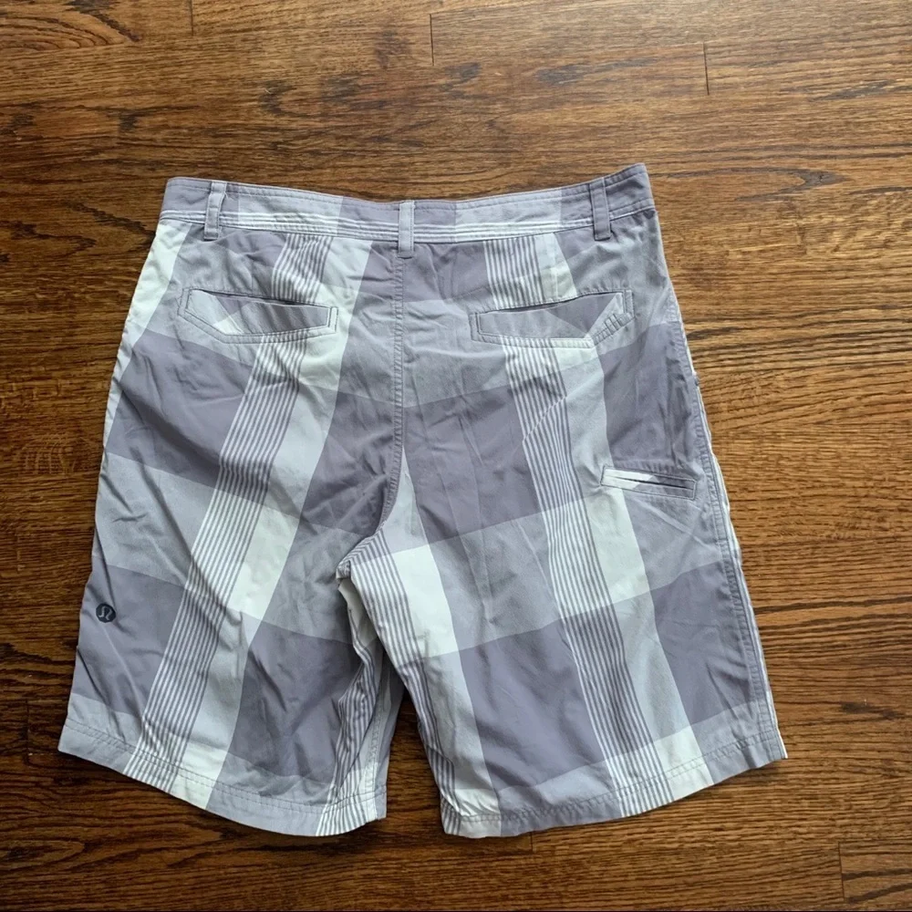 Lululemon short - Picture 2 of 7