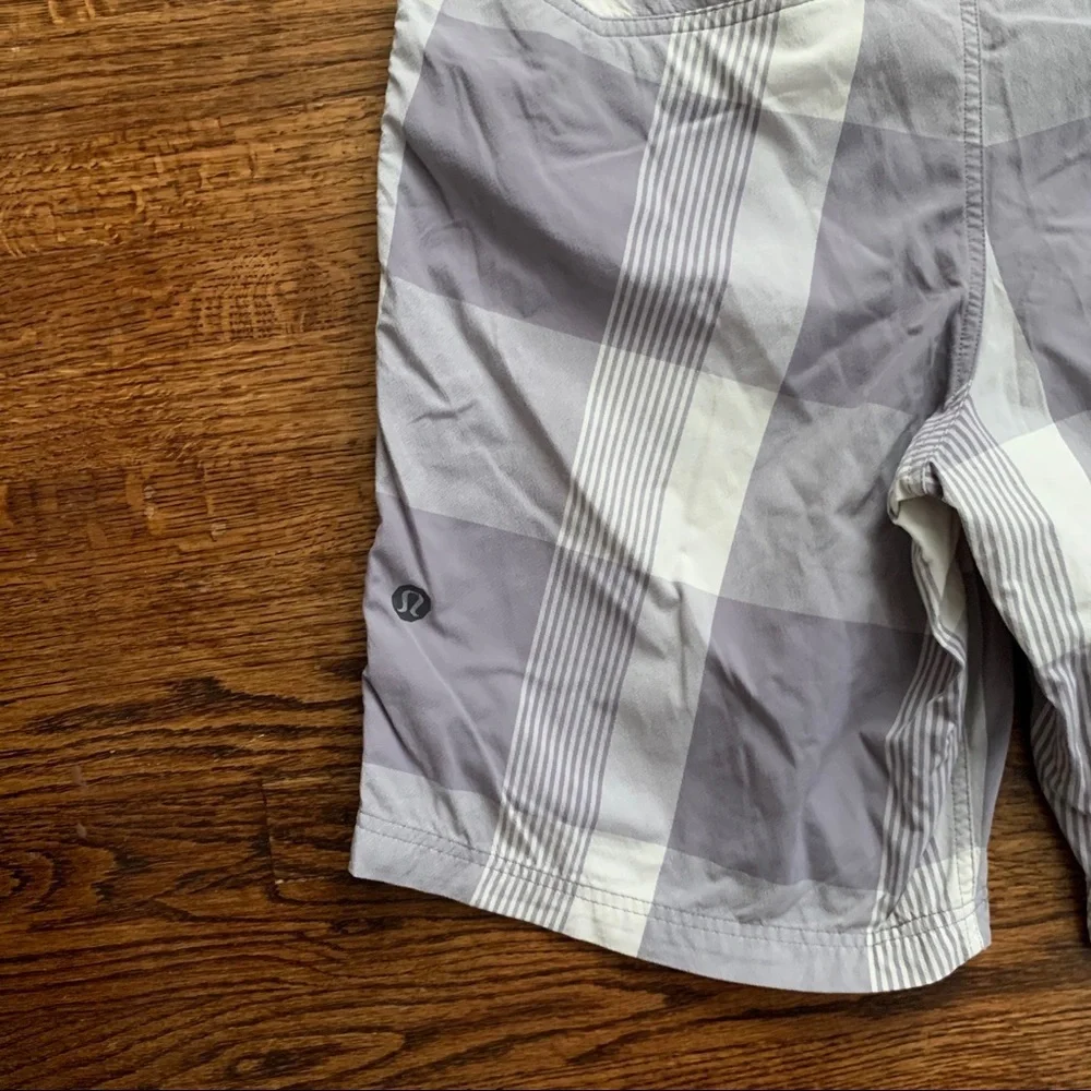 Lululemon short - Picture 3 of 7