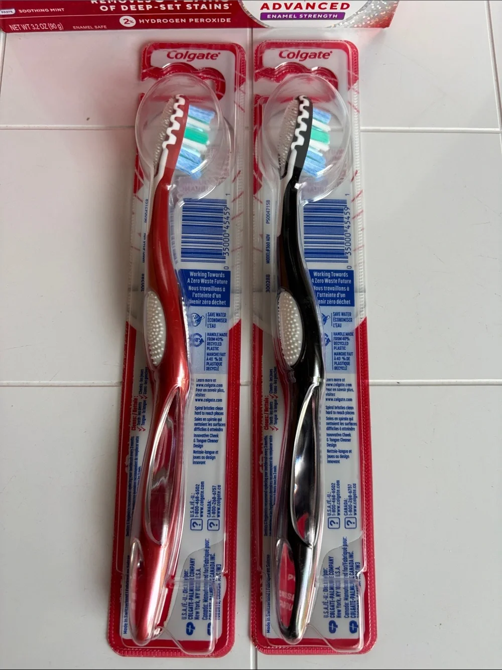 Colgate Optic White Toothpaste + 2 Toothbrushes - Red & Black - Picture 4 of 8