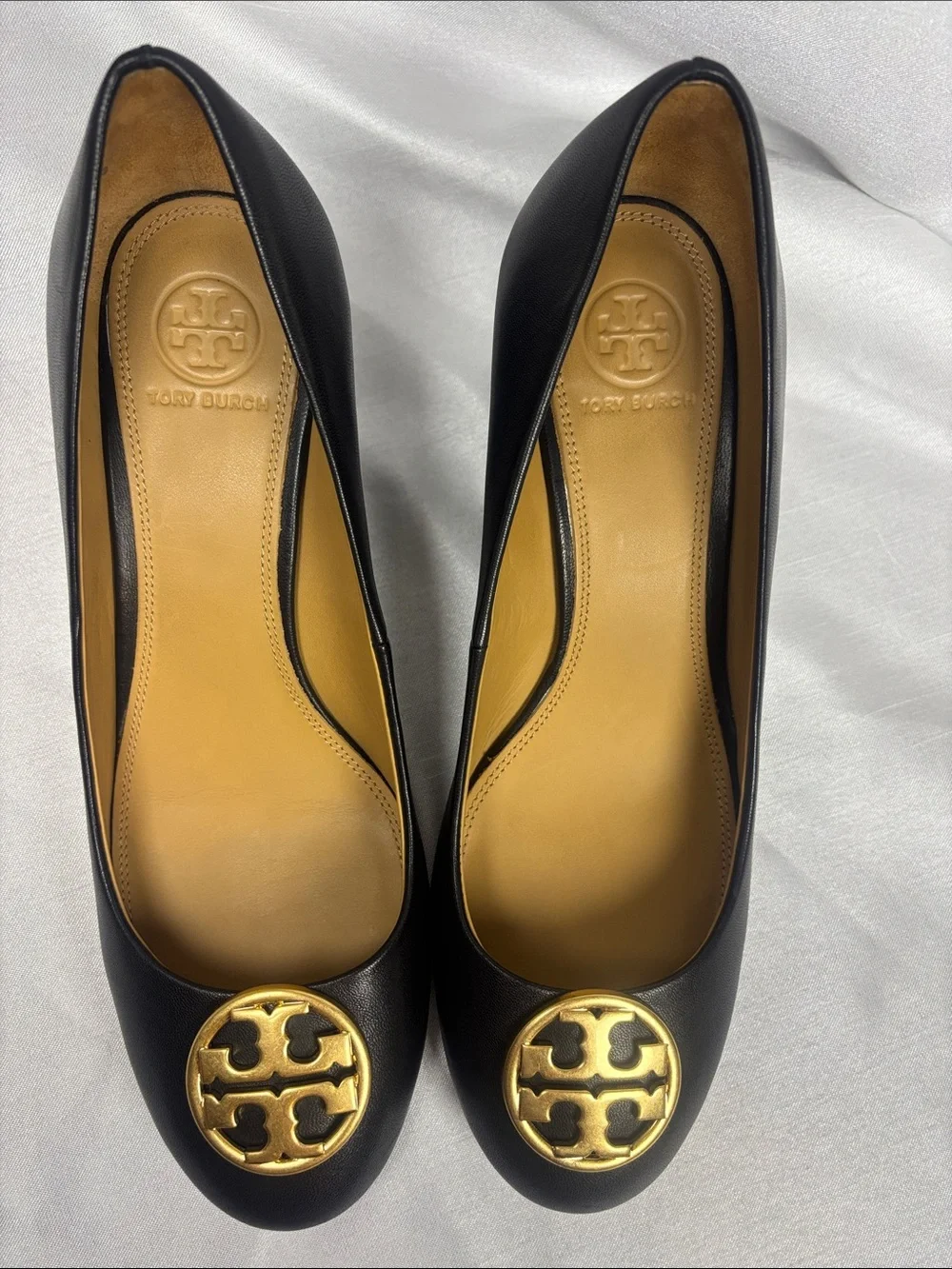 Tory Burch Black Leather Wedges with Gold Logo Emblem - Picture 2 of 11