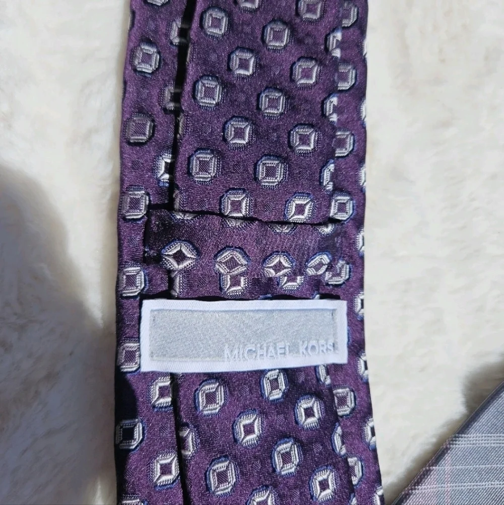 MICHAEL KORS Set Of Two Men's 100% Silk Ties Purple & Grey Geometric Design EUC - Picture 4 of 4