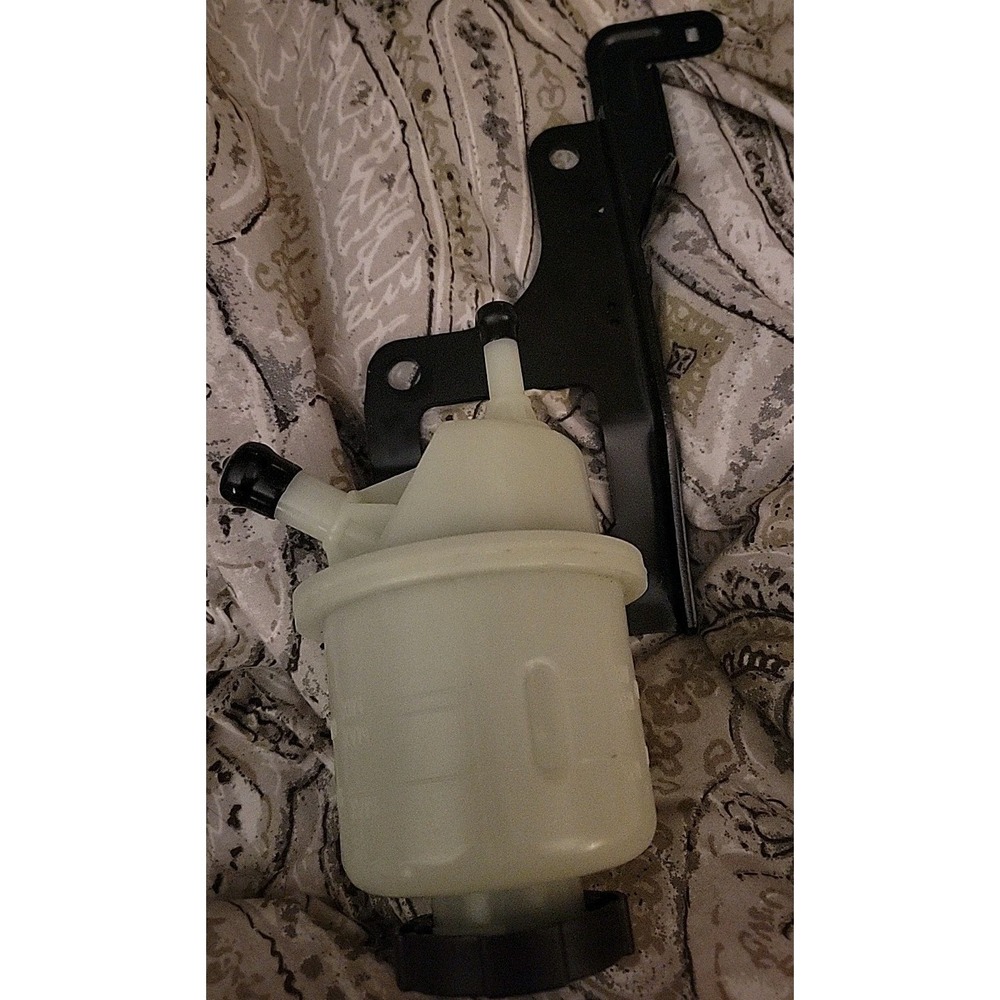 For Nissan TITAN 5.6L V8 2004 2005-15 491807S000 Power Steering Reservoir w/ Cap