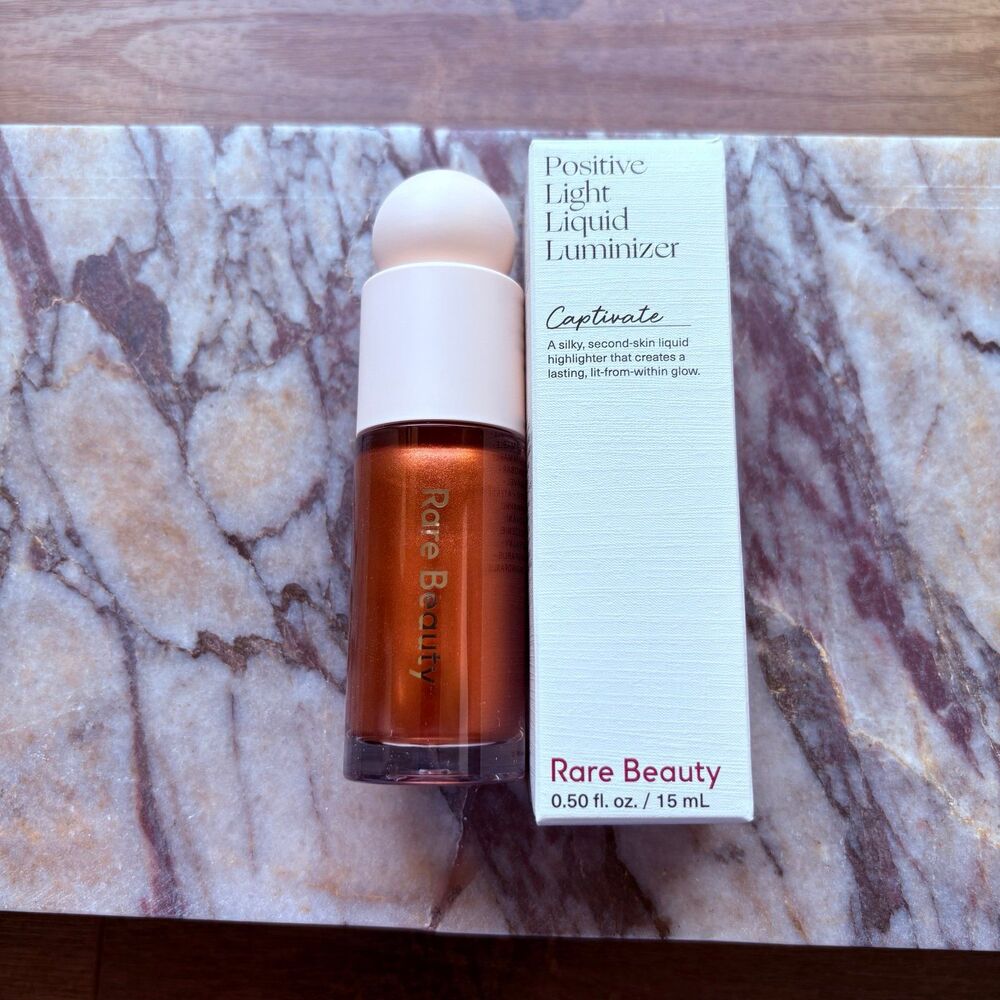 Rare Beauty  Positive Light Liquid Luminizer Highlighter - Captivate
