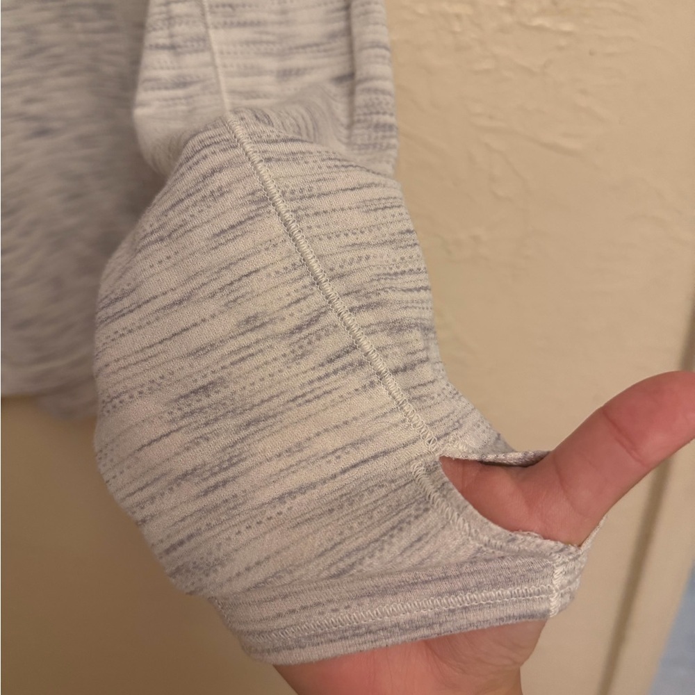 lululemon athletica Long-Sleeve - Picture 3 of 6