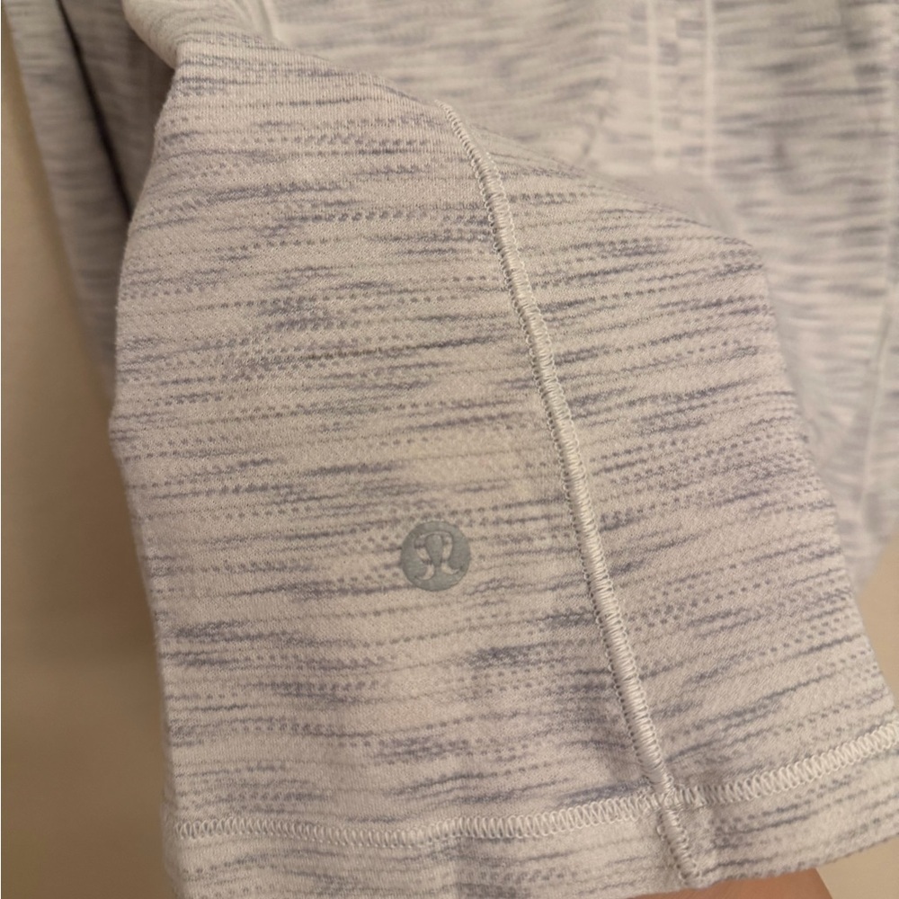 lululemon athletica Long-Sleeve - Picture 6 of 6