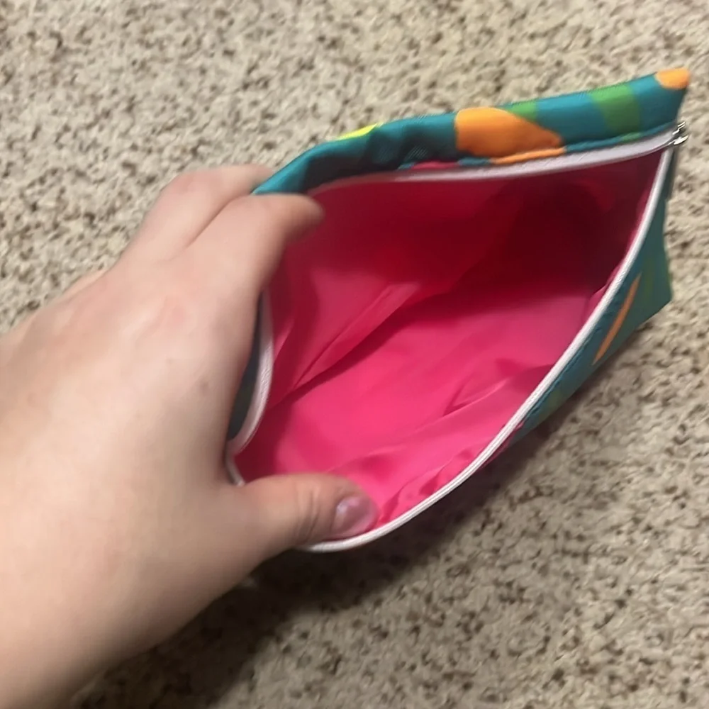 clinique teal floral make up bag - Picture 3 of 5