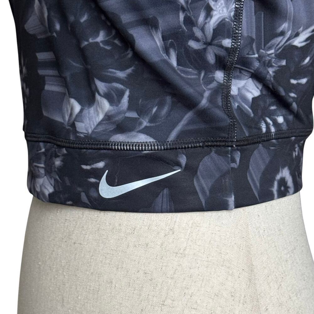 Nike Women's Epic Lux Printed Crop
Running Tank Black Gray, Size S - Picture 8 of 10