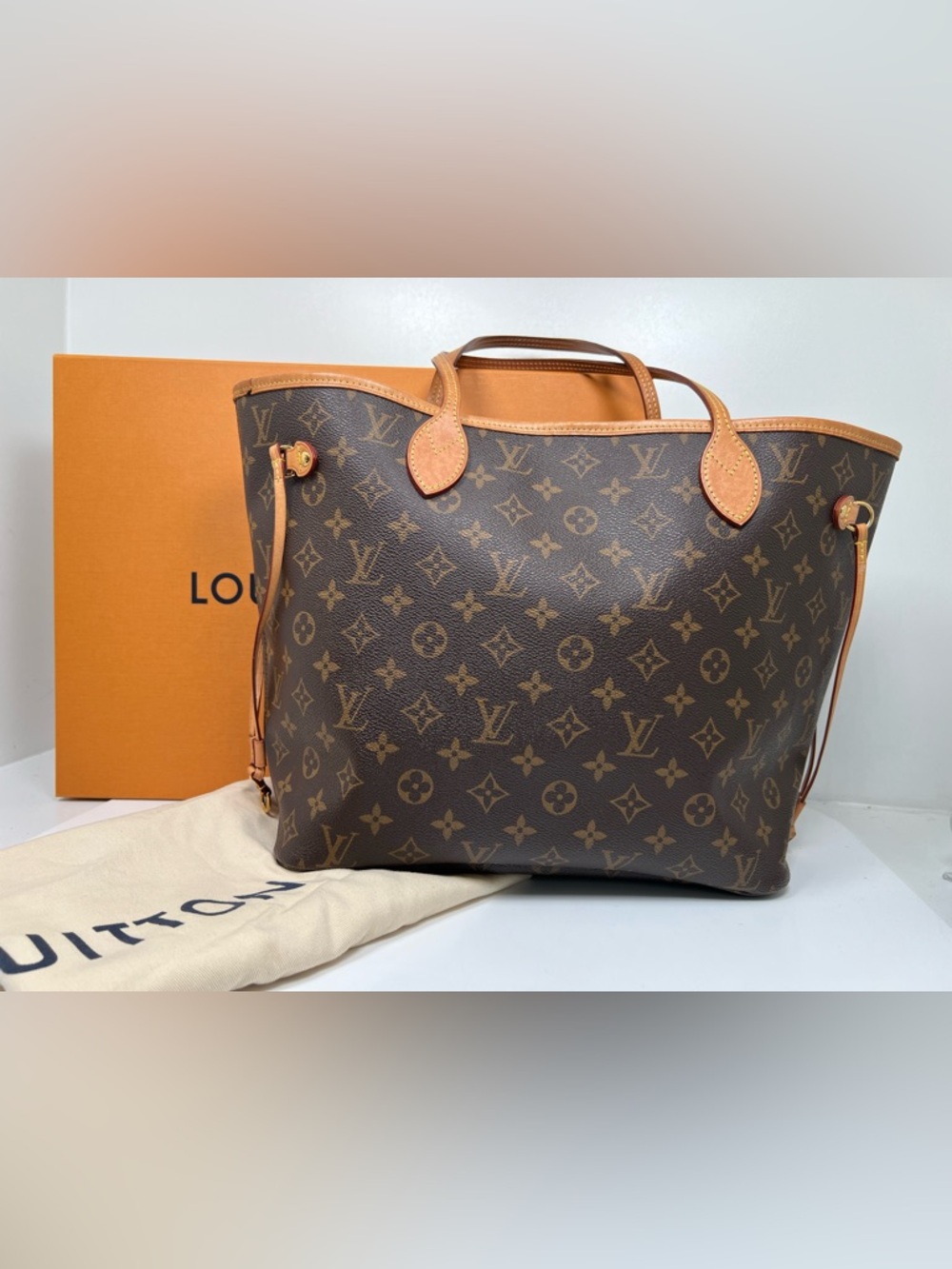 Louis Vuitton Neverfull MM - Picture 2 of 10
