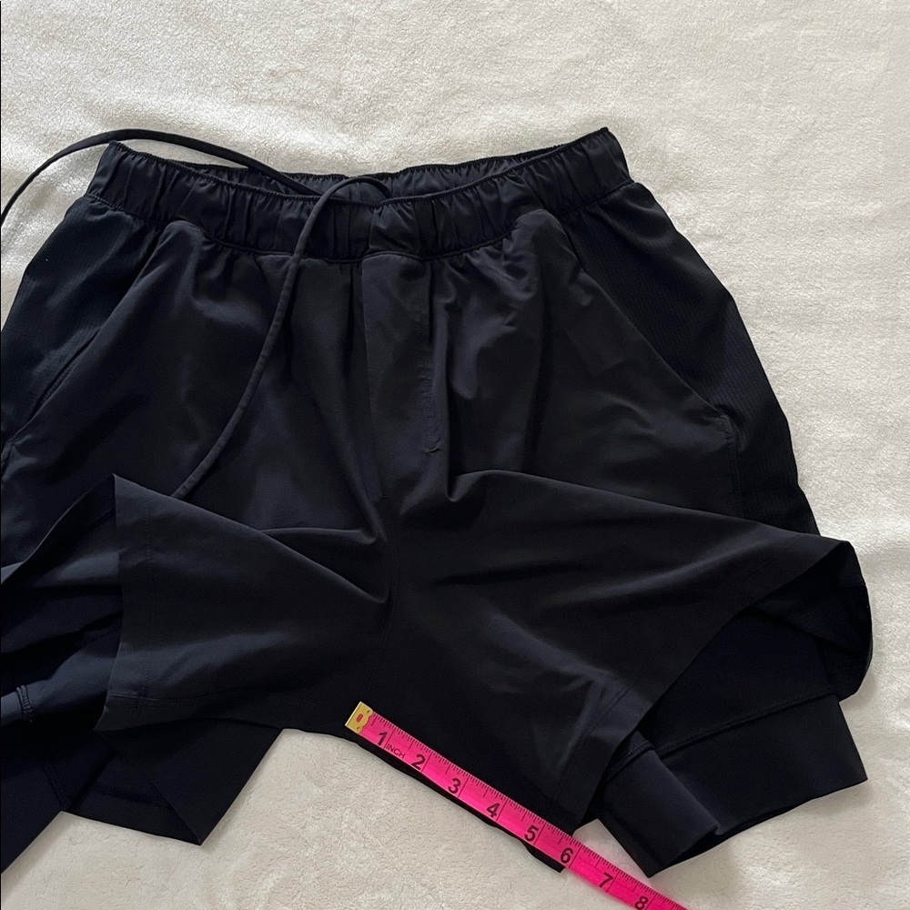lululemon athletica Men's Black Athletic Shorts - Picture 5 of 7