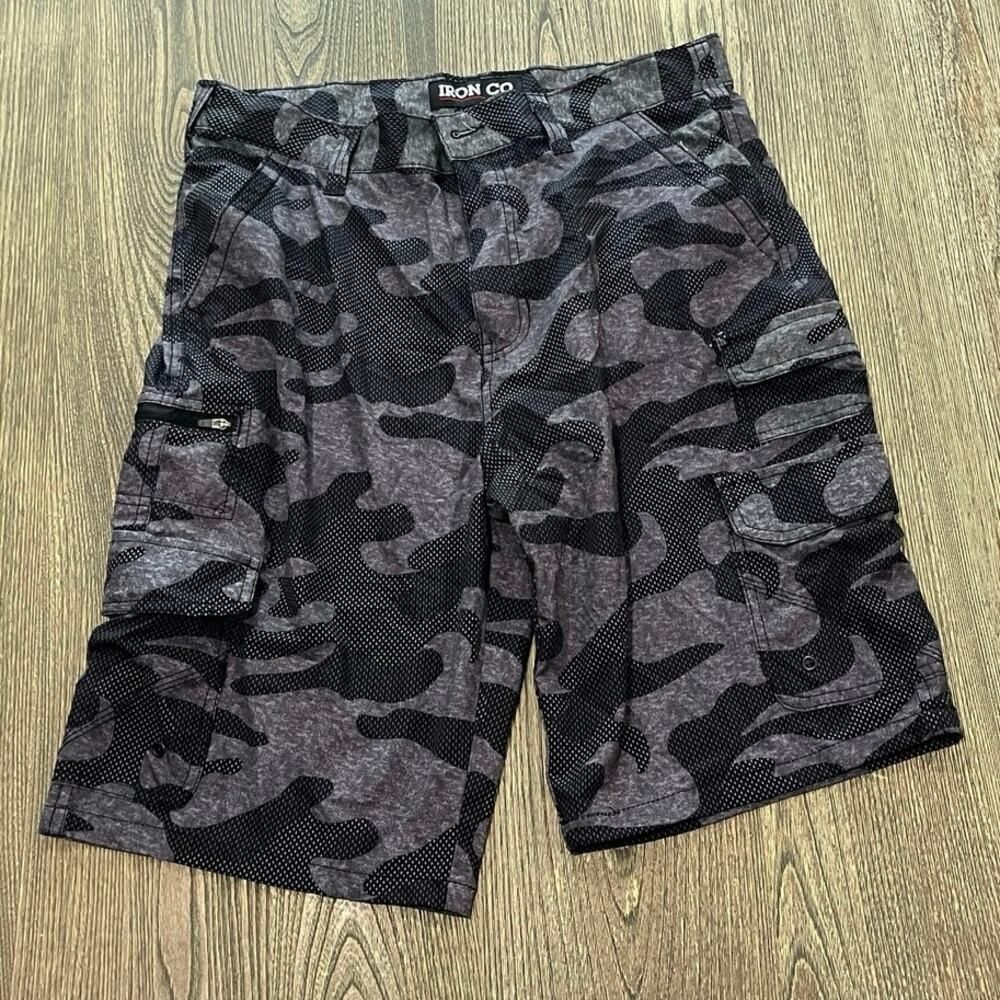 Iron Co Mens Performance Hybrid Cargo Shorts Camo Blackout Black Gray Size 32