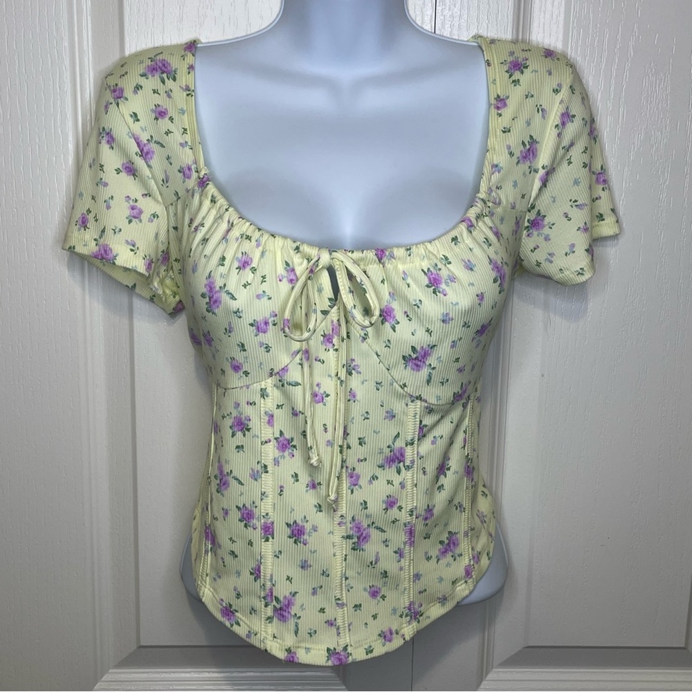Floral Tie-Front Crop Top in Pale Yellow