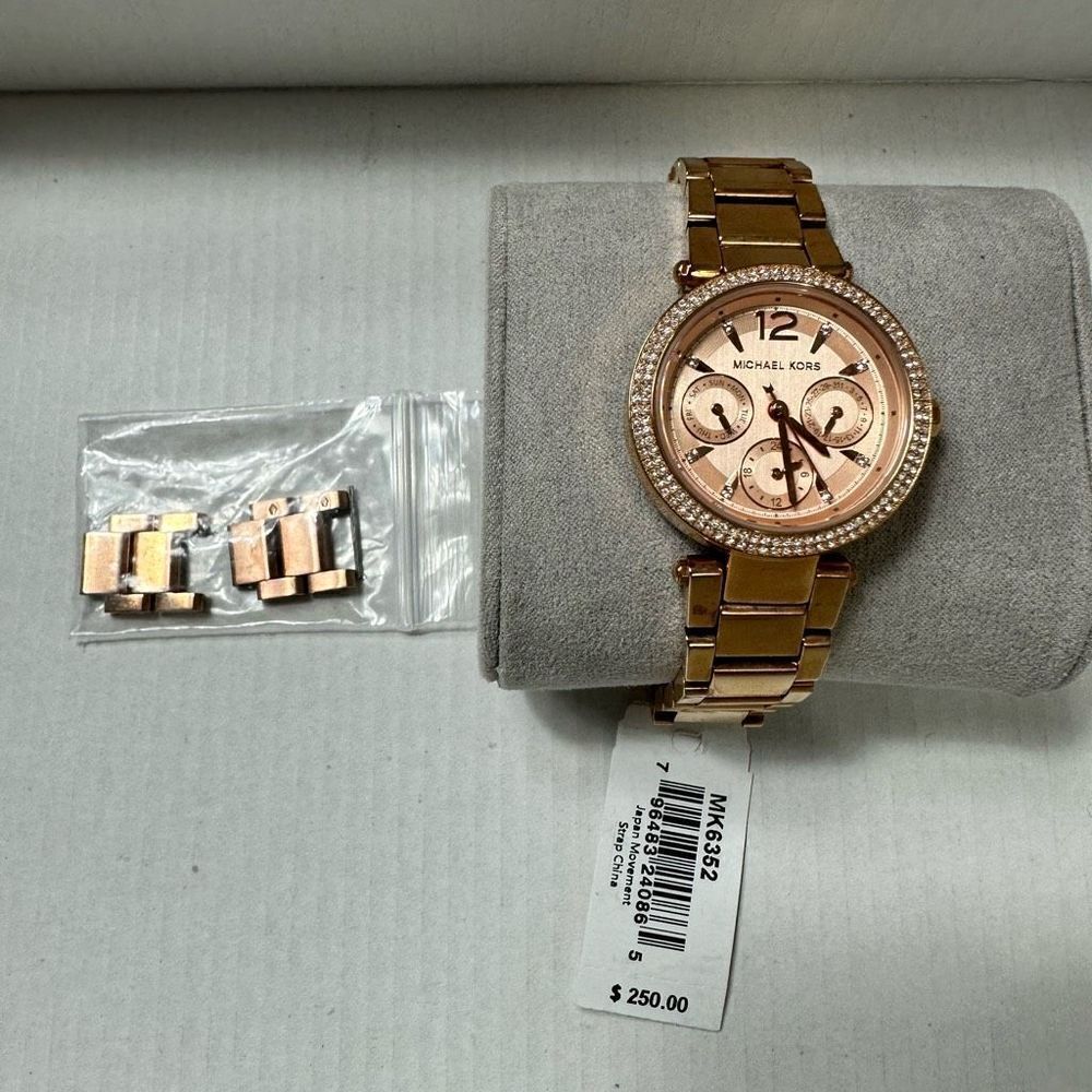Michael Kors Mini Parker Rose Gold Watch - MK6352 EUC - Battery Replaced -A709 - Picture 2 of 9
