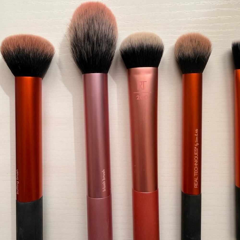 Real Techniques Makeup Brush Bundle Lot Face Brushes Blush Buffing Setting - Picture 3 of 4