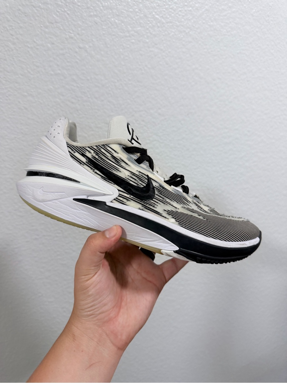 Nike gt white black shoes