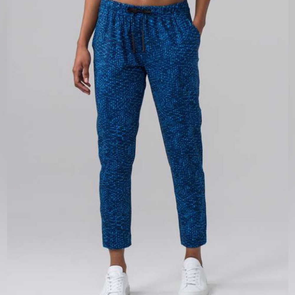 Lululemon‎ Jet Crop Casual Pants- 6