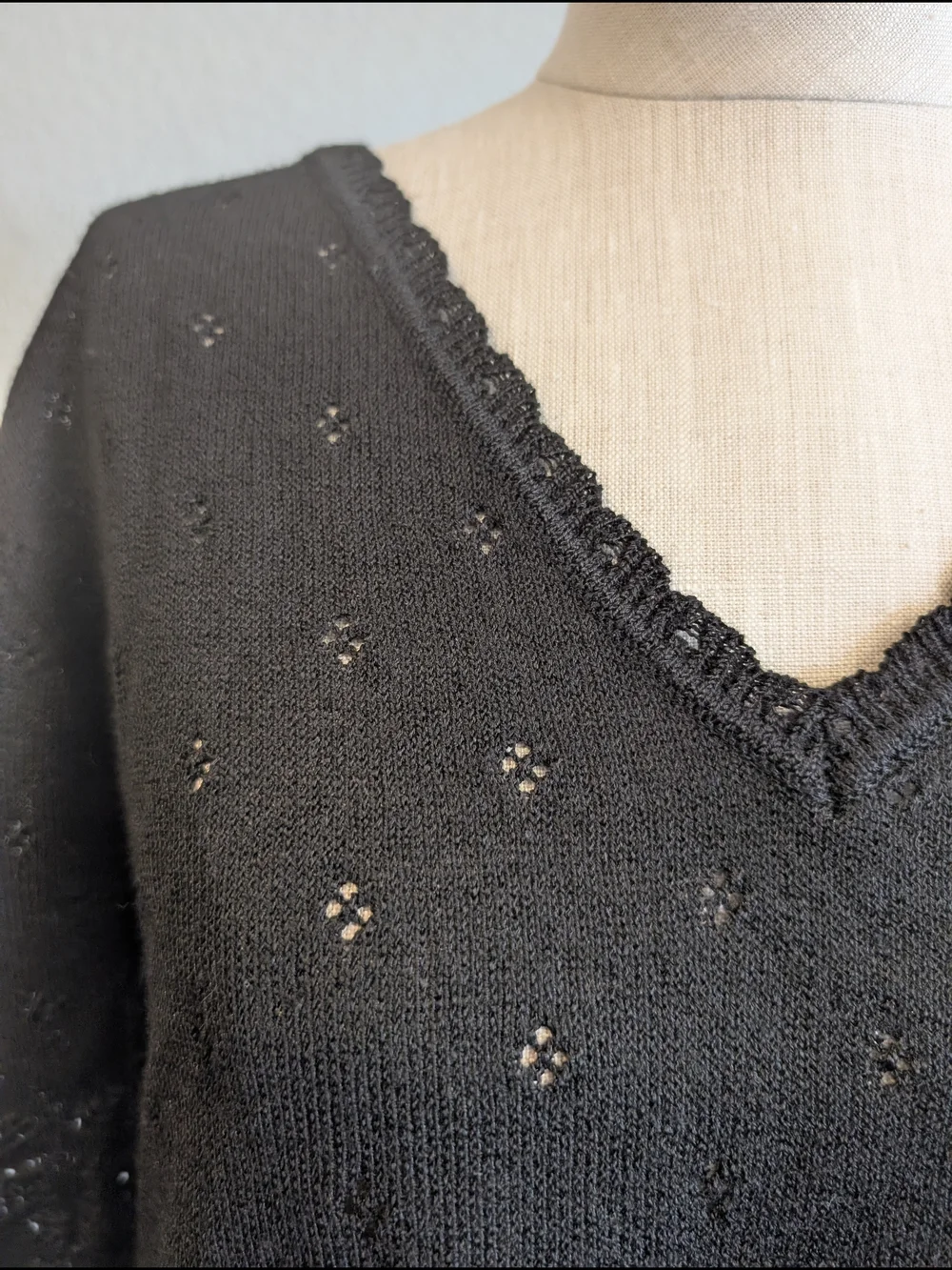 Sz M Black V-Neck Crochet Hem Knit Boho Top - Picture 3 of 6