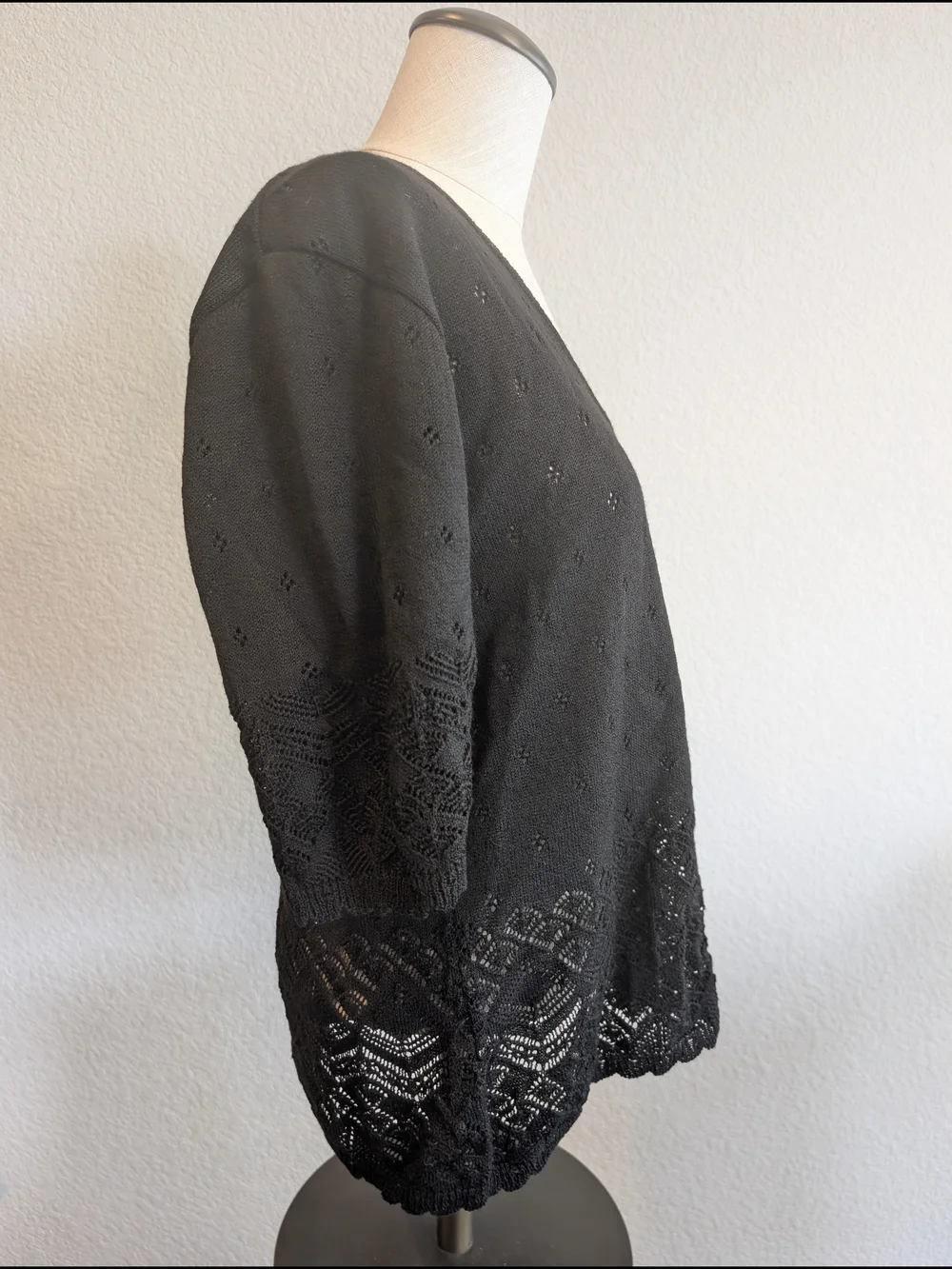Sz M Black V-Neck Crochet Hem Knit Boho Top - Picture 4 of 6