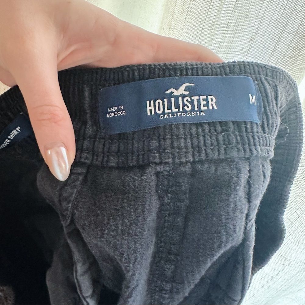 Hollister Black Corduroy Hybrid Shorts - Picture 3 of 3