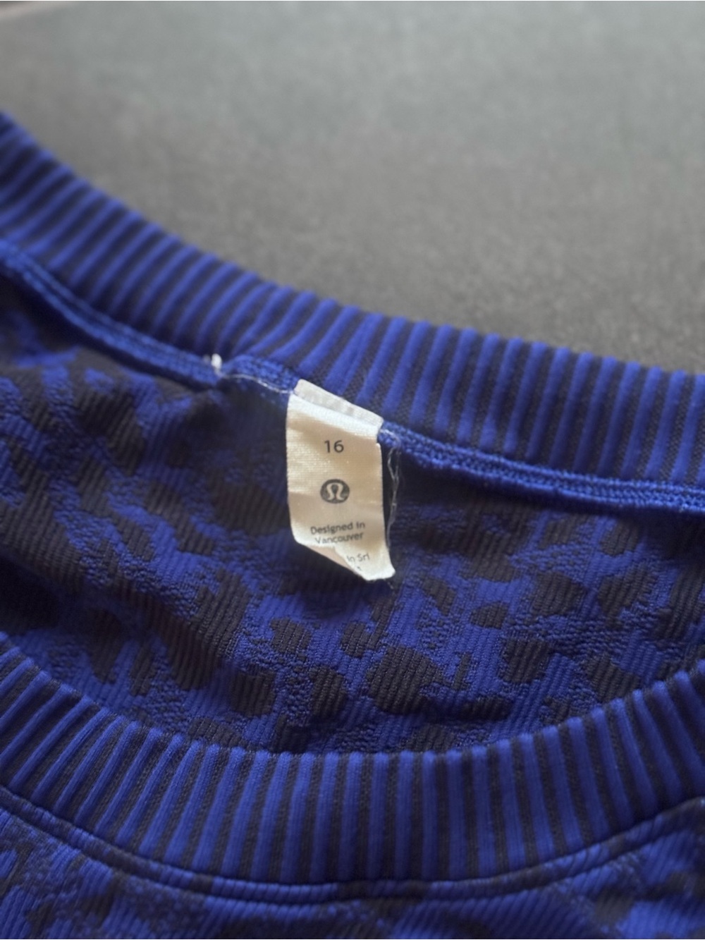Used Lululemon Rest Less Pullover
Particolour Larkspur / Black-excellent cond - Picture 7 of 8