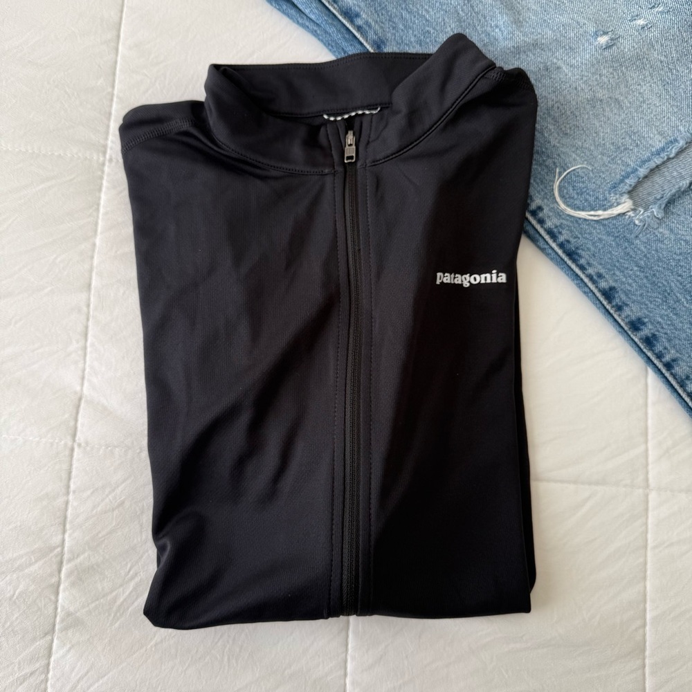 Patagonia Black Zip Up Short‎ Sleeve Size Small