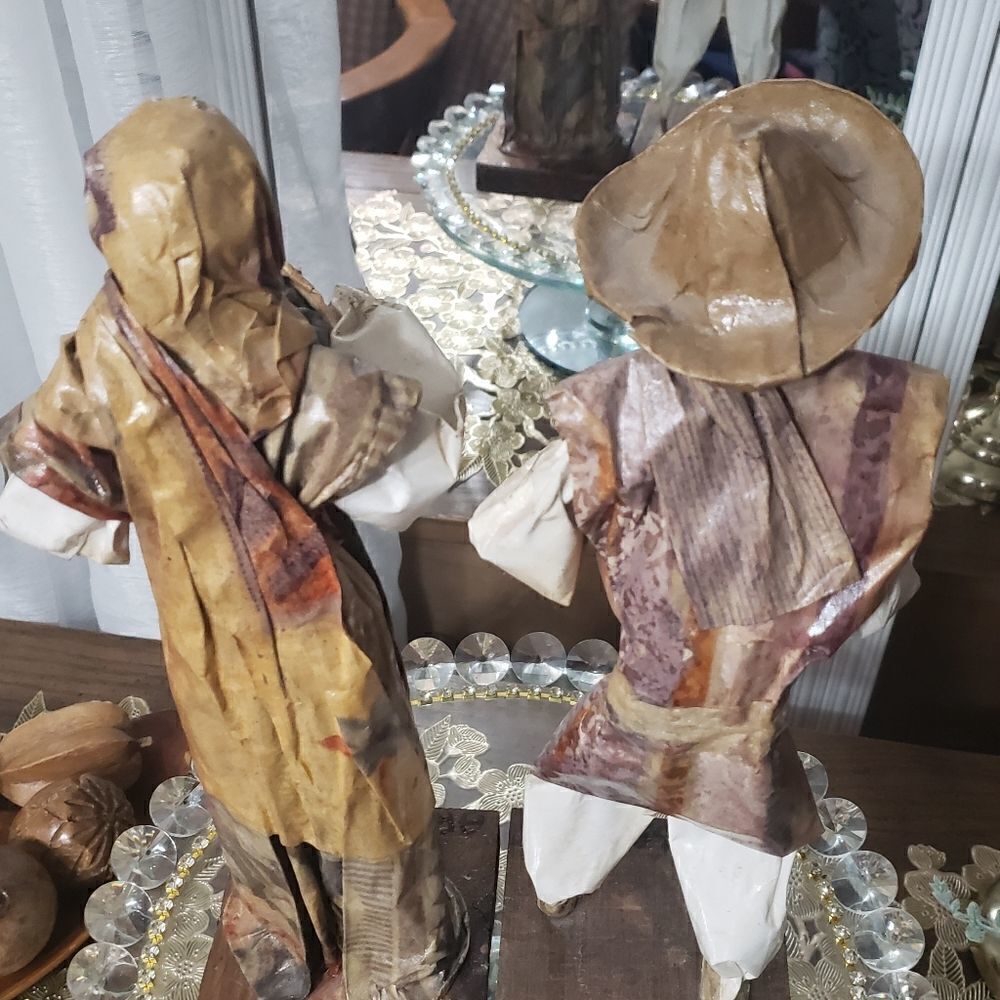 Vintage Paper Mache Couple Figurines from Aruba - Picture 5 of 9