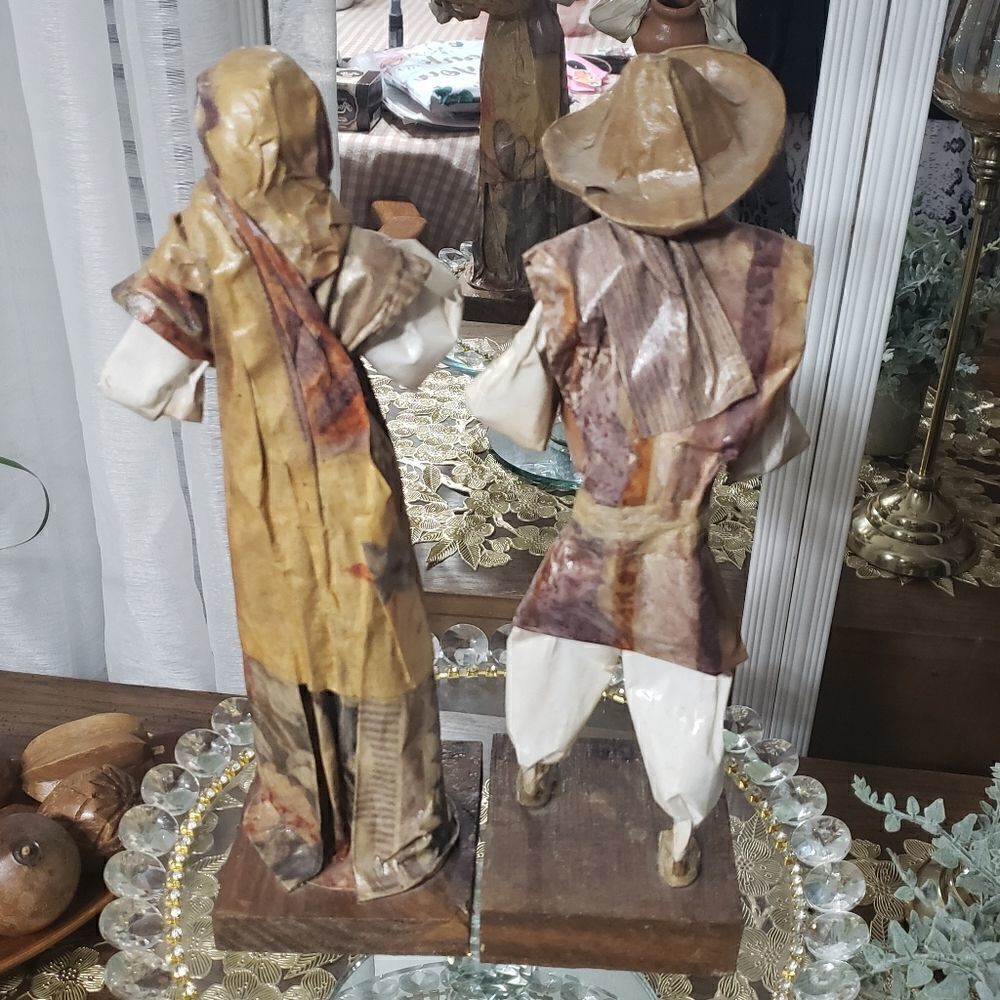 Vintage Paper Mache Couple Figurines from Aruba - Picture 3 of 9