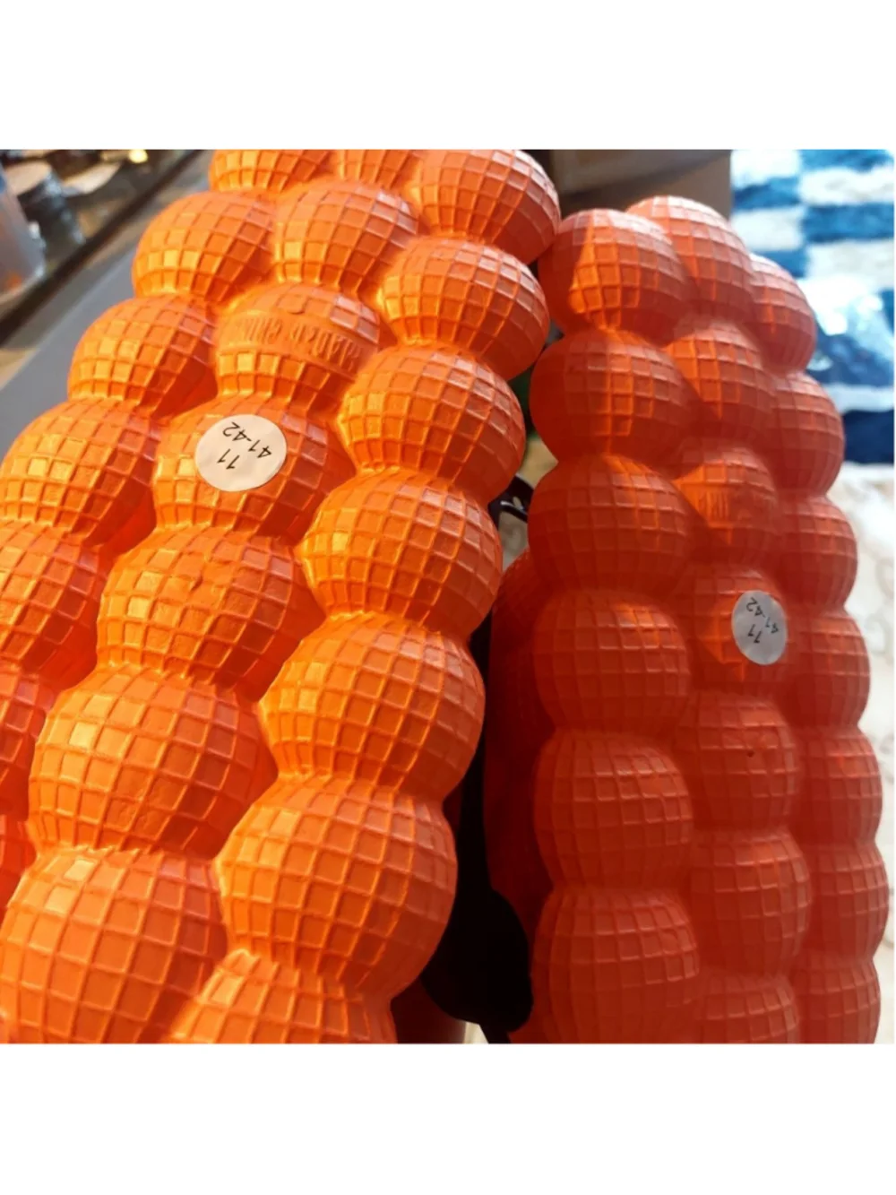 UNISEX • Aesthetic • Trendy AF 🍊🔥
HELLOOO? These orange bubble sliders are 🔥 - Picture 5 of 6