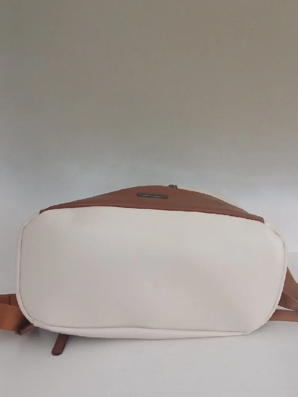 Cluci Backpack - Classic Travel Daypack - Picture 4 of 6