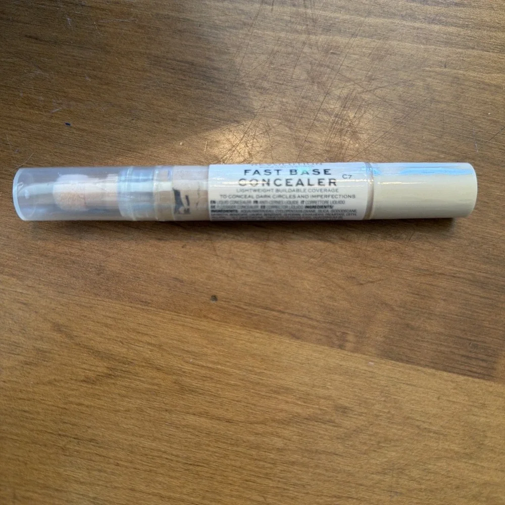 NEW Makeup Revolution Lightweight Fast Base Concealer C7 0.15fl oz/4.5ml - Picture 1 of 5