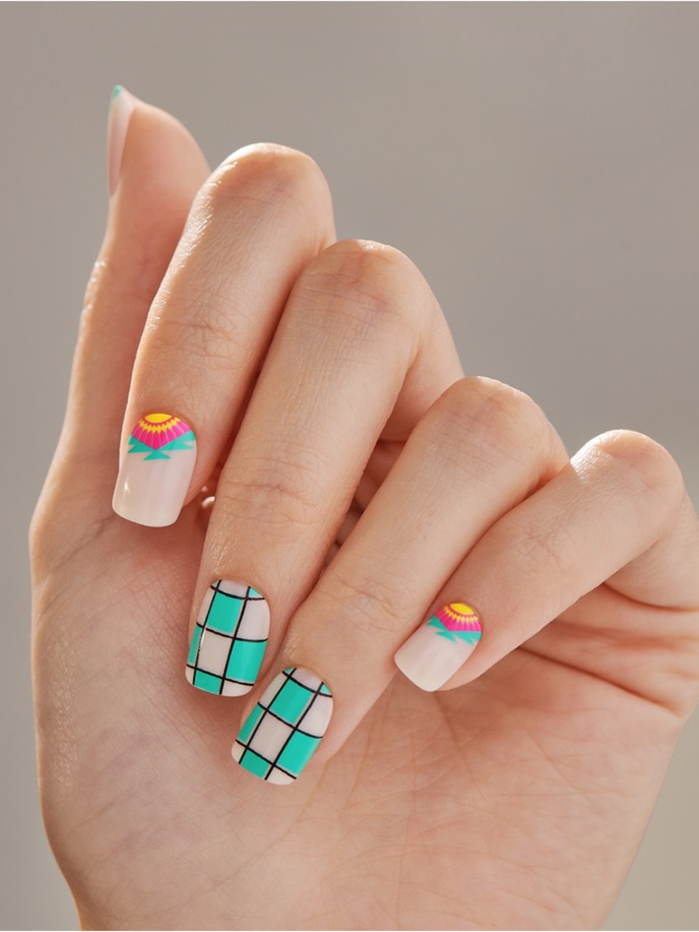 ARIZONA X IMPRESS Teal & White Checkerboard Press-On Nails - Picture 2 of 5