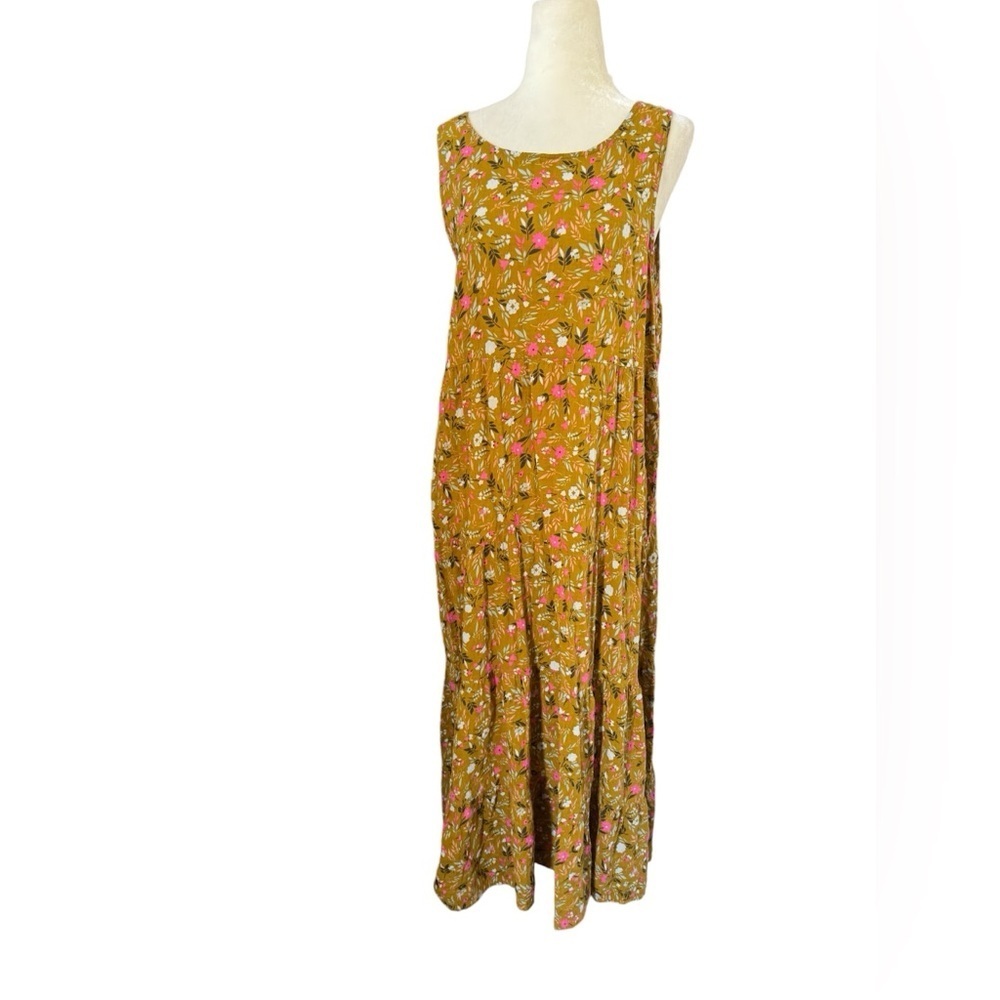 Stay cool and stylish with this boho floral print sleeveless maxi dress