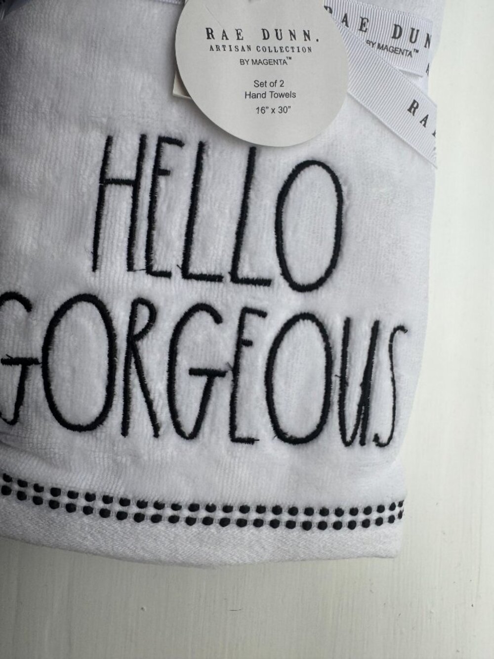 Rae Dunn by Magenta Hello Gorgeous White Hand Towel Set New with Tags - Picture 5 of 8