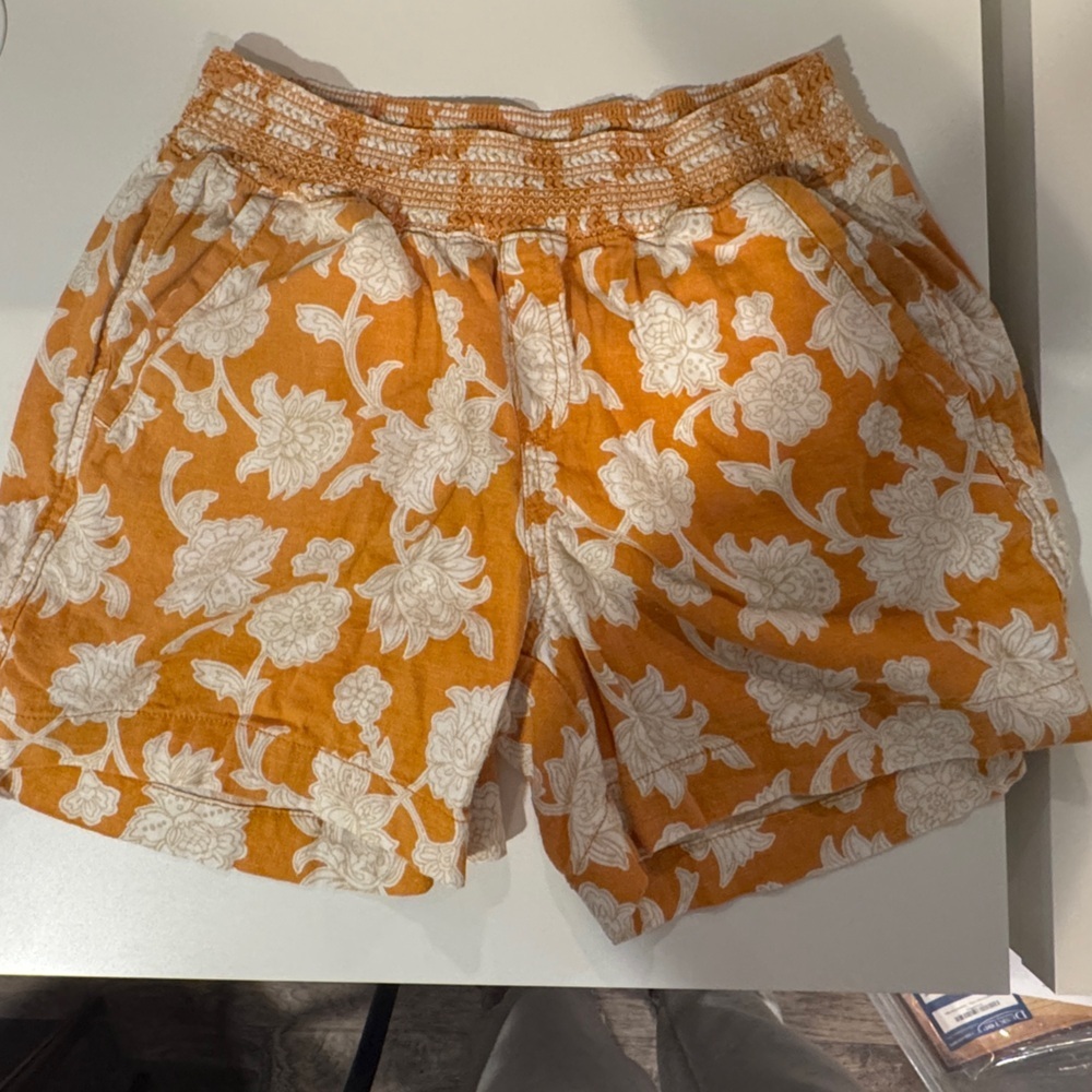 Briggs New York Orange and White Floral Shorts w pockets Sz S