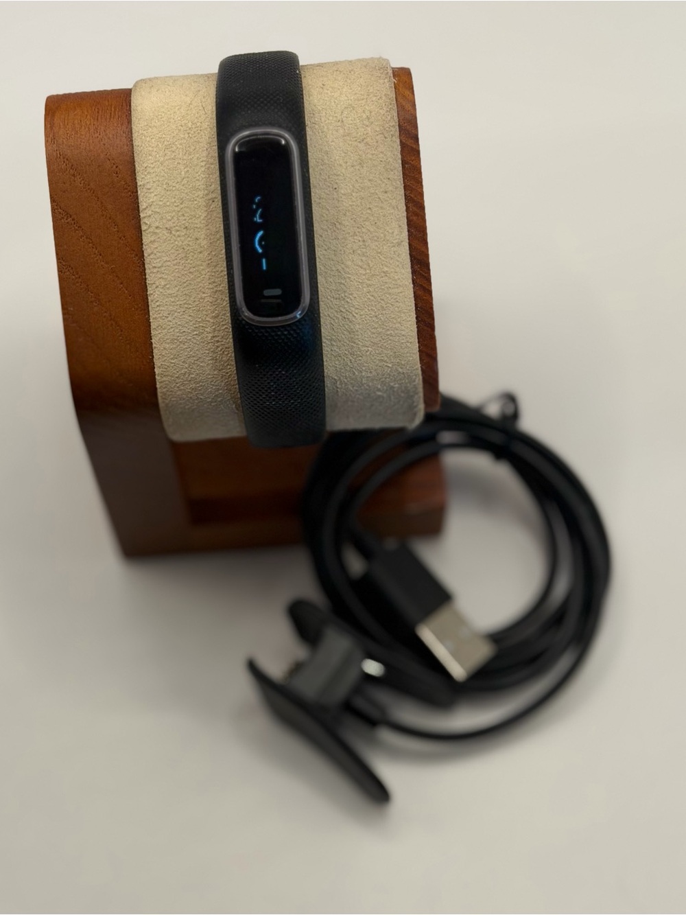 Garmin Vivosmart 4, Tested, Very Good, Charger Included, Smartwatch, Black