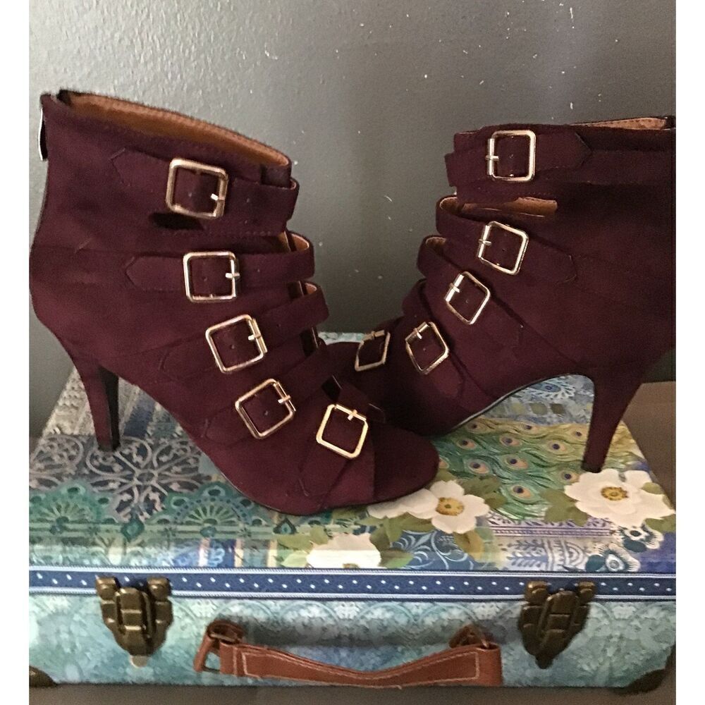 BNIB~Burgundy Velvet Beacon Fashion Buckle Accent Bootie Heels Sz 9M