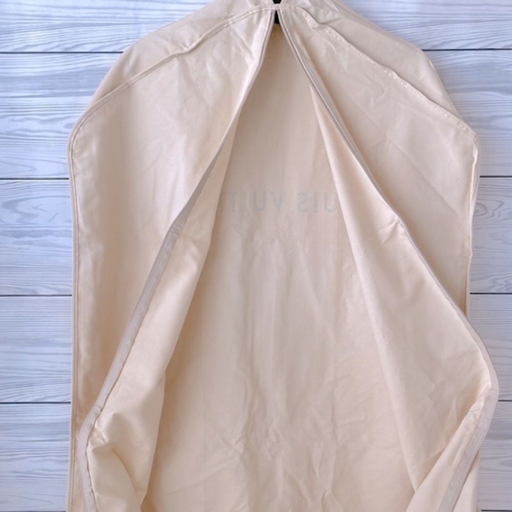 Louis Vuitton Garment Bag - Picture 10 of 16