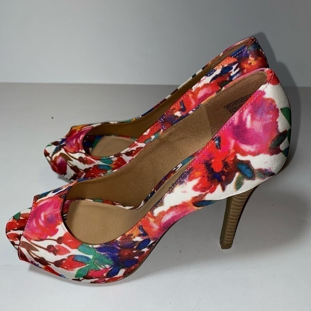 CHRISTIAN SIRIANO WOMENS FLORAL OPEN TOE SIZE 8 NWOT - Picture 4 of 5
