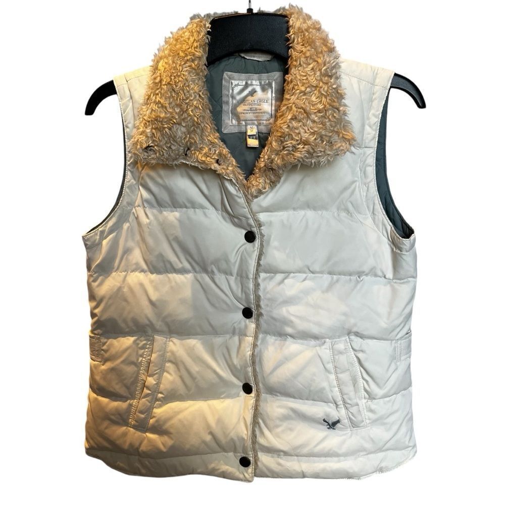 American Eagle Outfitters Women's Down Ivory Puffer Vest Fuzzy collar Medium