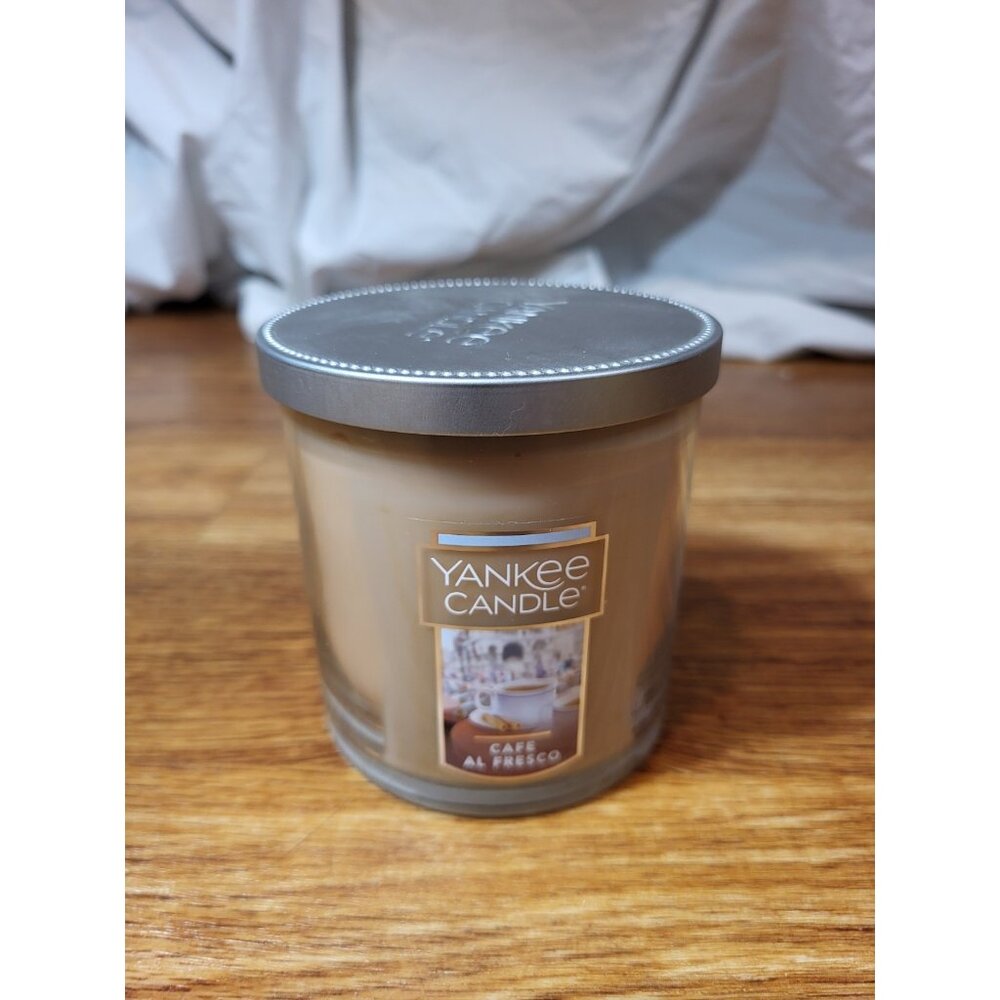 New Yankee Candle Cafe Al Fresco 7 Oz Candle