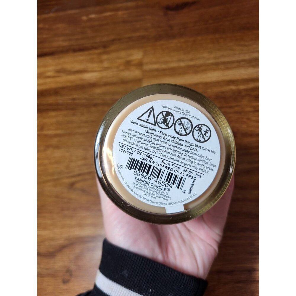 New‎ Yankee Candle Cafe Al Fresco 7 Oz Candle - Picture 3 of 3