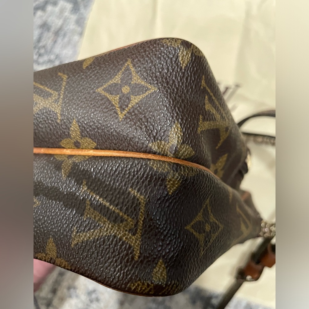 Louis Vuitton
‎ LV monogram Mini Amazone Bag TH0960 - Picture 5 of 14