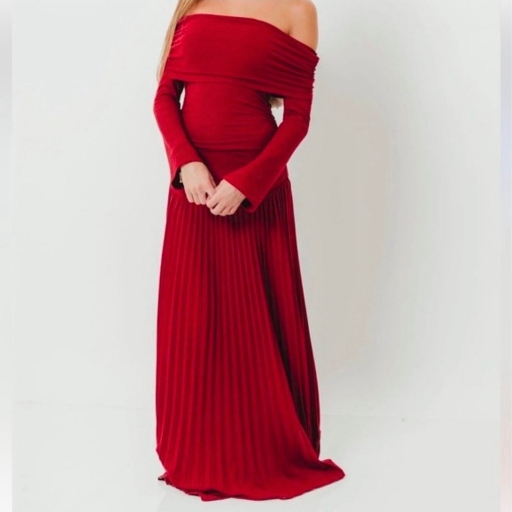 Elegant Off-Shoulder Red Pleated Maxi Dress Bump Friendly Maternity NWT