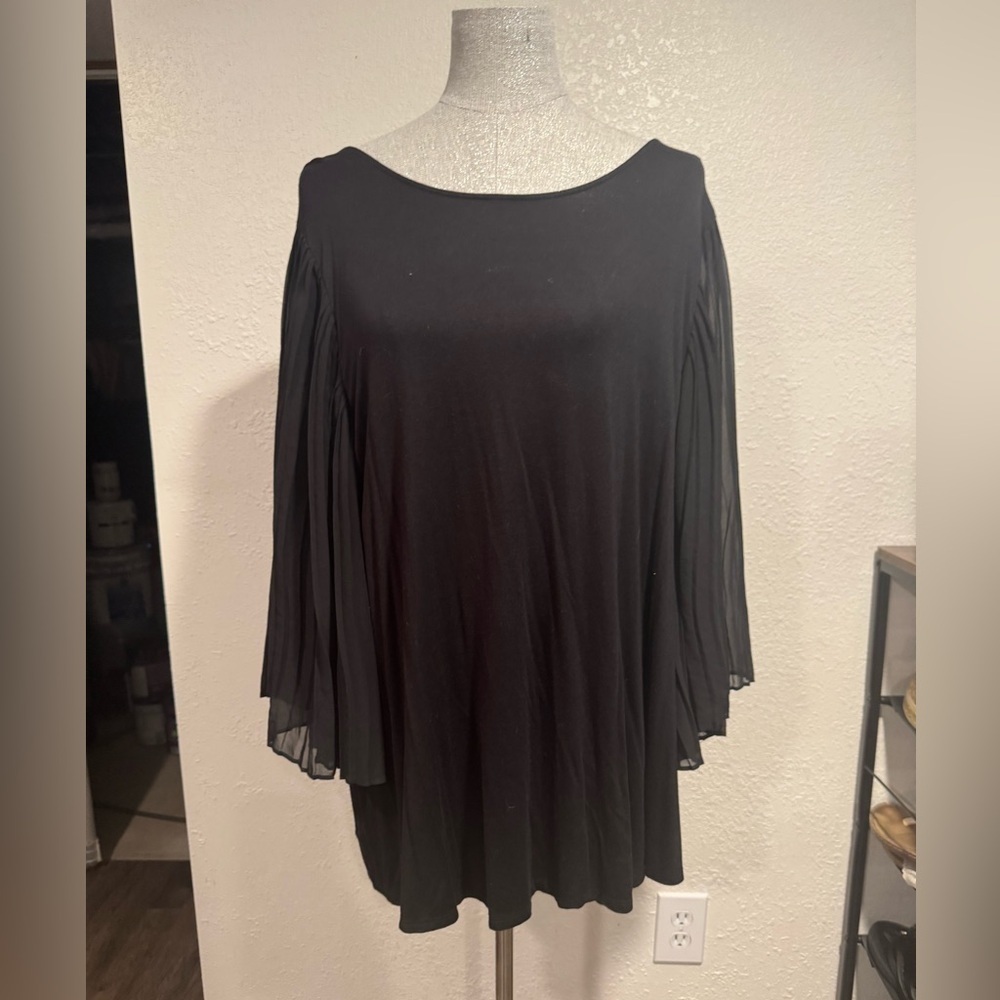 Cable and Gauge woman Sz 2x Elegant Black Women's Top w flowy sleeves